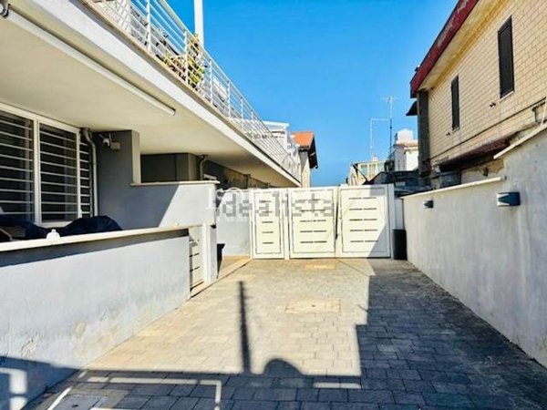 appartamento in affitto a Fiumicino in zona Isola Sacra