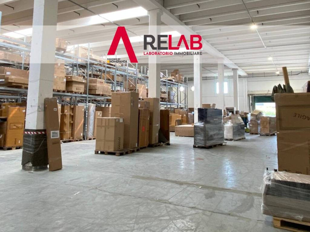 locale commerciale in affitto a Fiumicino in zona Isola Sacra