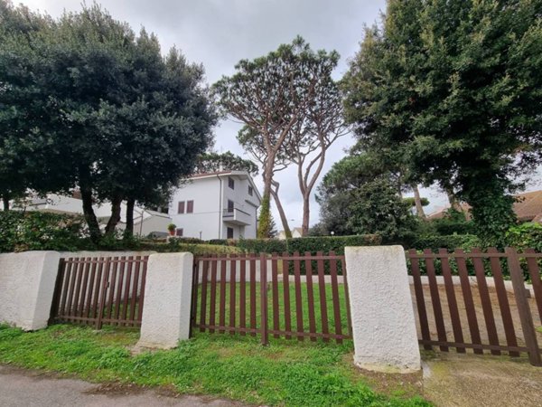 appartamento in affitto a Fiumicino in zona Fregene