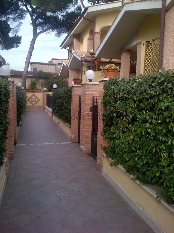 casa indipendente in affitto a Fiumicino in zona Fregene