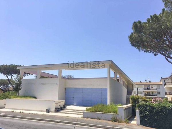locale commerciale in affitto a Fiumicino in zona Maccarese