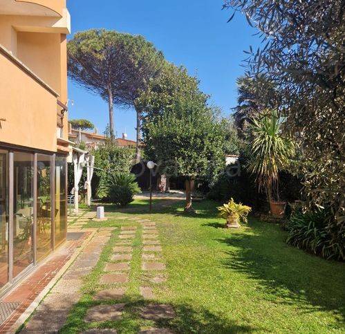 casa indipendente in affitto a Fiumicino in zona Fregene