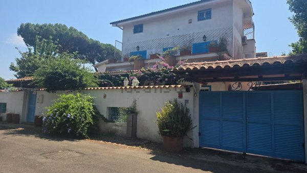 casa indipendente in affitto a Fiumicino in zona Fregene
