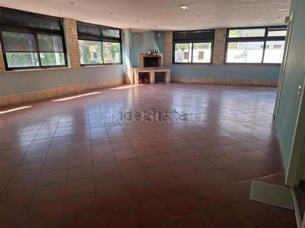 locale commerciale in affitto a Fiumicino in zona Fregene
