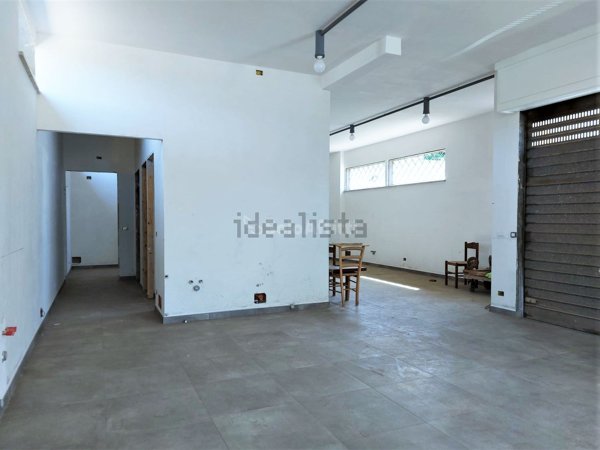 locale commerciale in affitto a Fiumicino