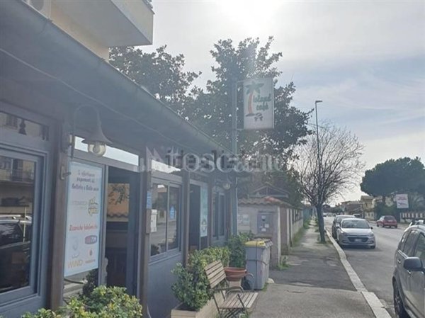 negozio in affitto a Fiumicino in zona Isola Sacra