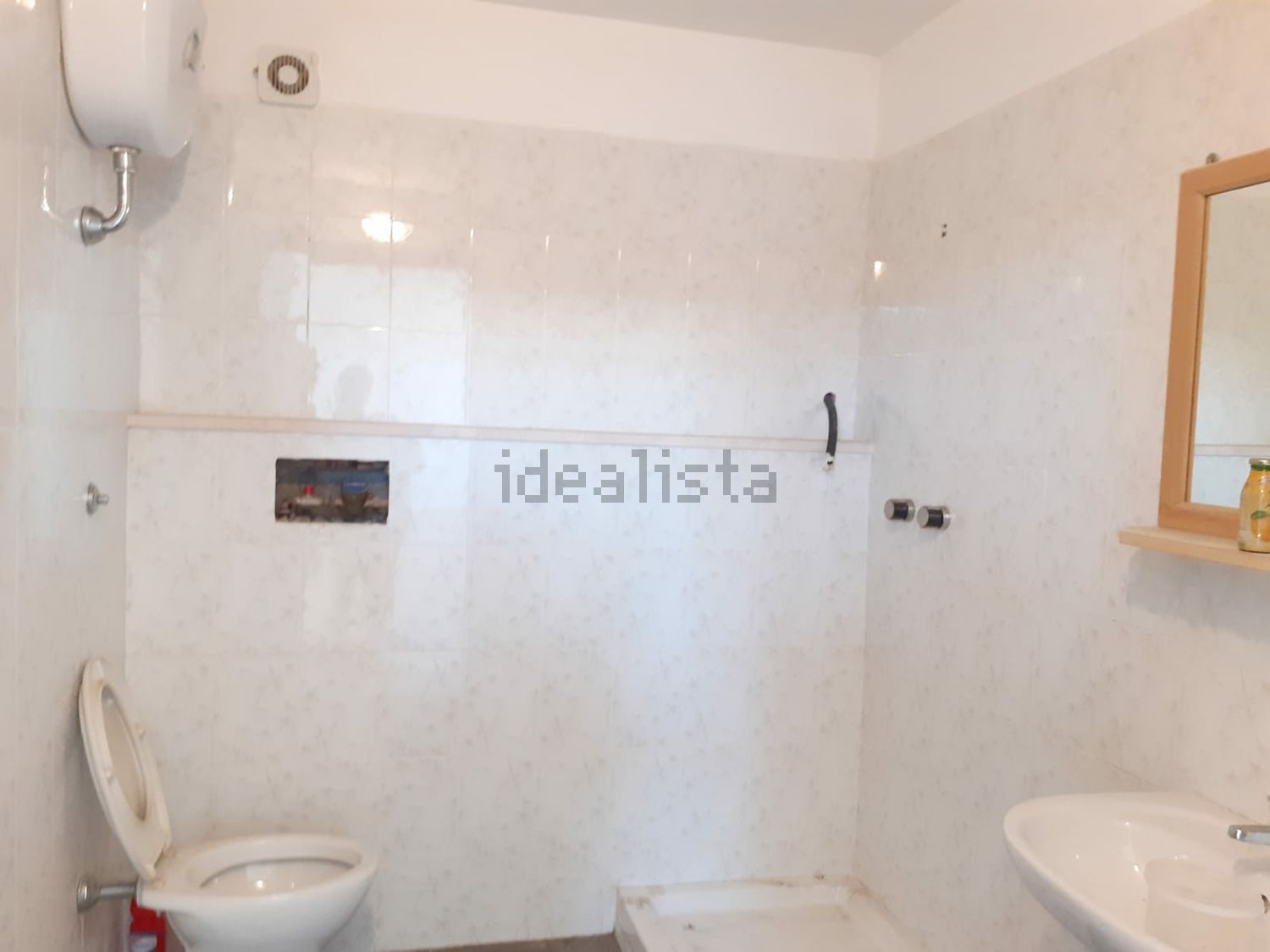 locale commerciale in affitto a Fiumicino