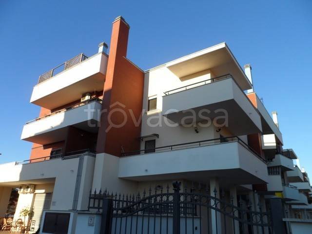 appartamento in affitto a Fiumicino in zona Isola Sacra