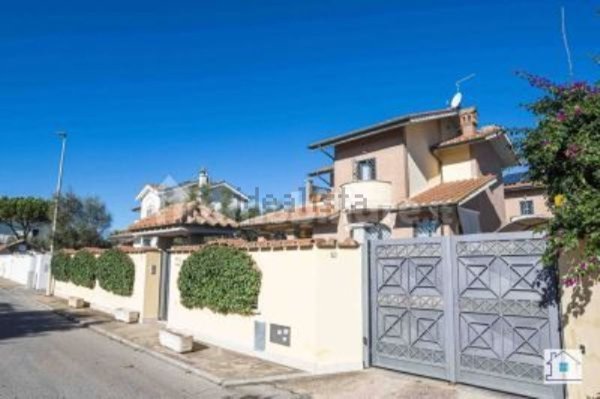 casa indipendente in affitto a Fiumicino in zona Fregene