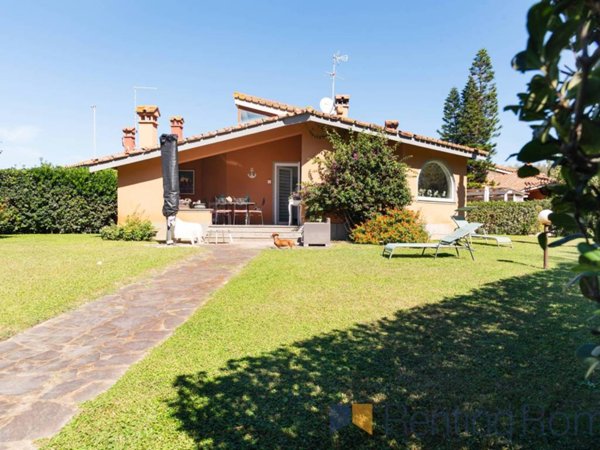 casa indipendente in affitto a Fiumicino in zona Fregene