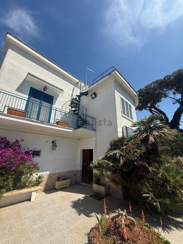casa indipendente in affitto a Fiumicino