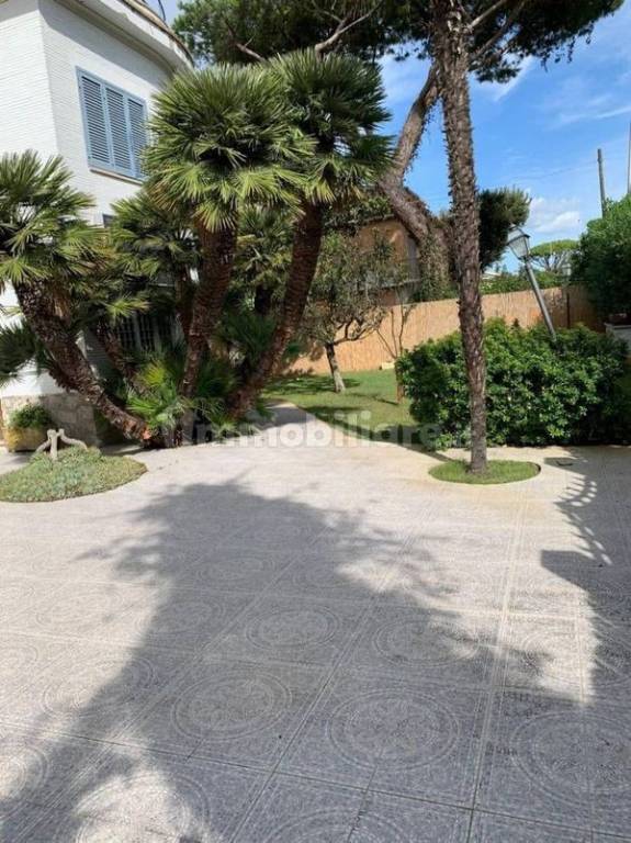 casa indipendente in affitto a Fiumicino in zona Fregene