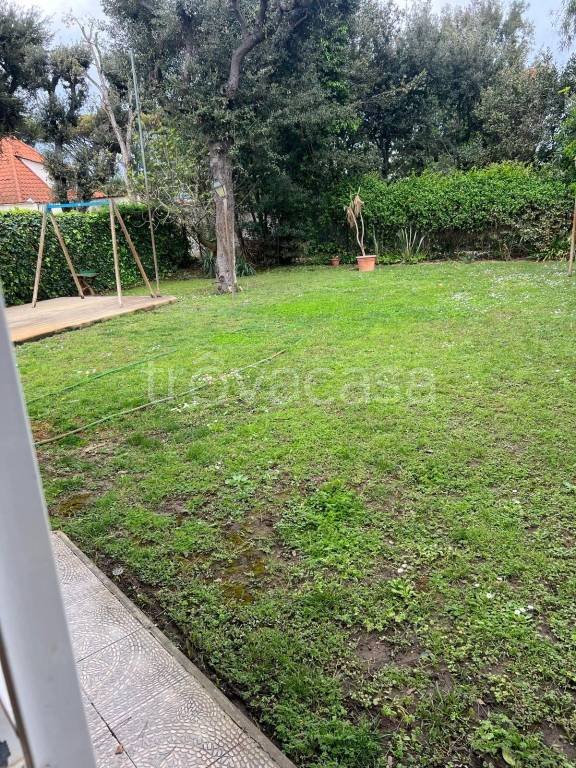 casa indipendente in affitto a Fiumicino in zona Fregene