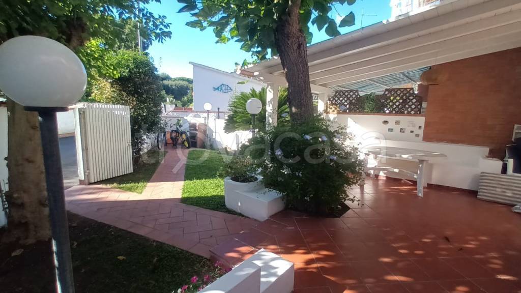 appartamento in affitto a Fiumicino in zona Fregene