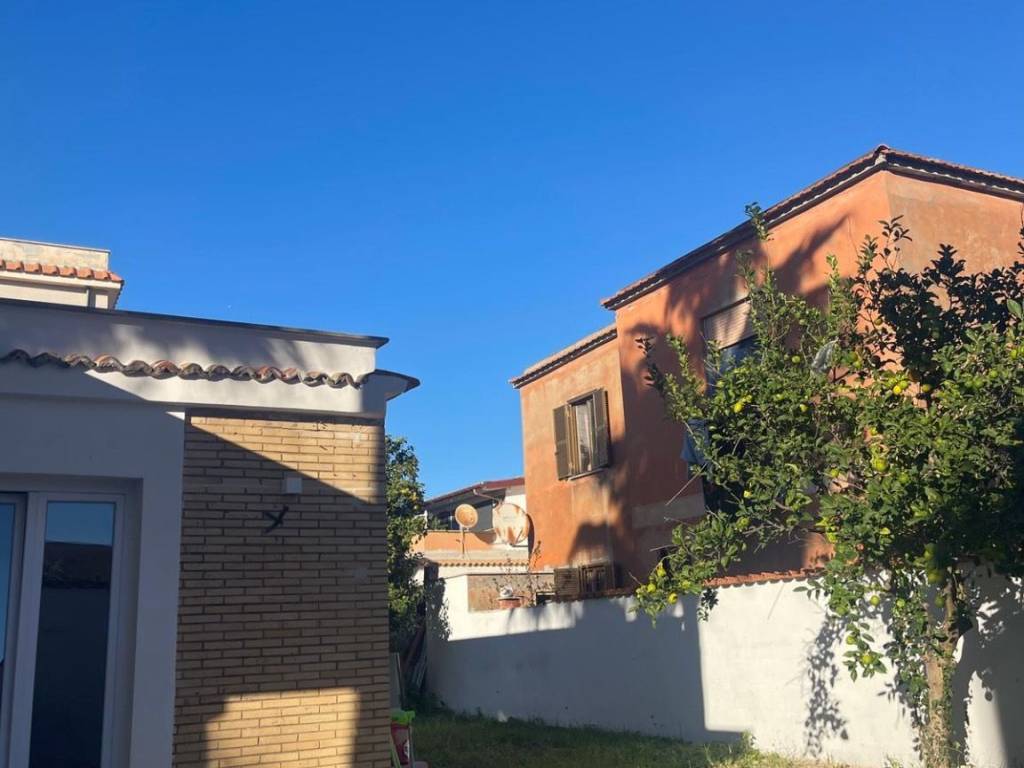 appartamento in affitto a Fiumicino in zona Isola Sacra