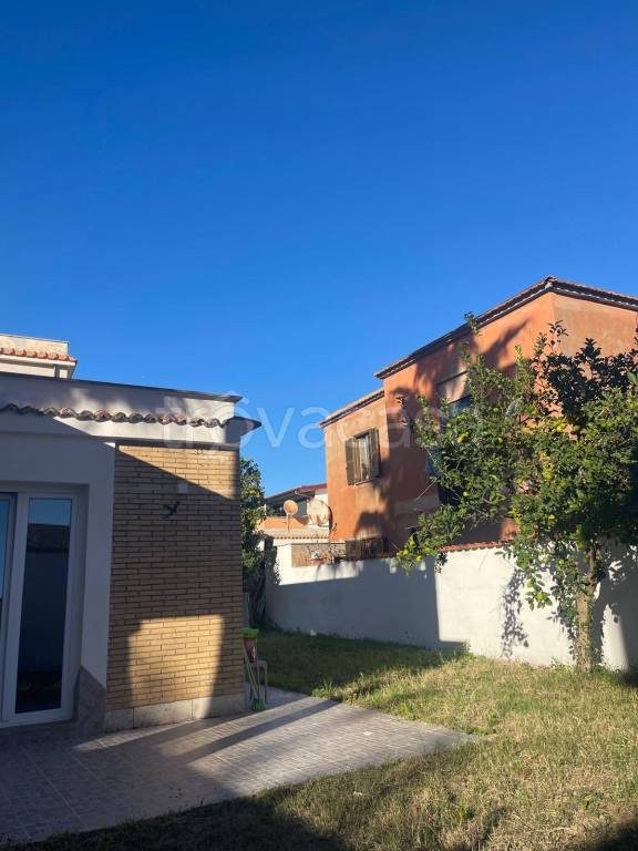 appartamento in affitto a Fiumicino in zona Isola Sacra