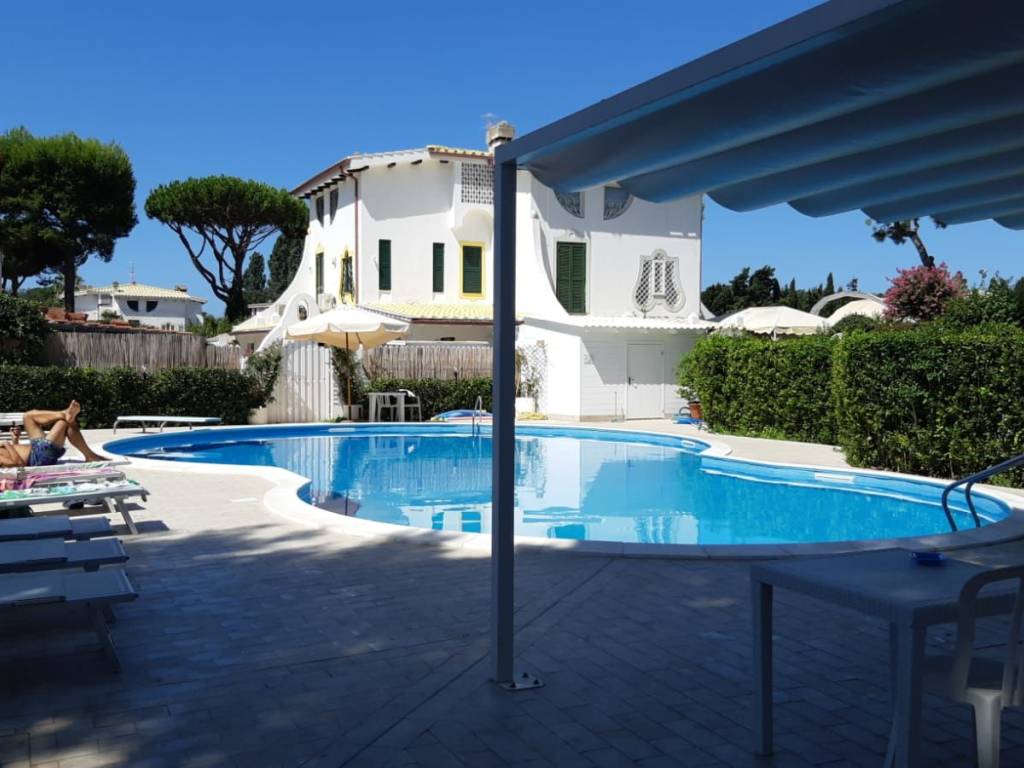 casa indipendente in affitto a Fiumicino in zona Fregene