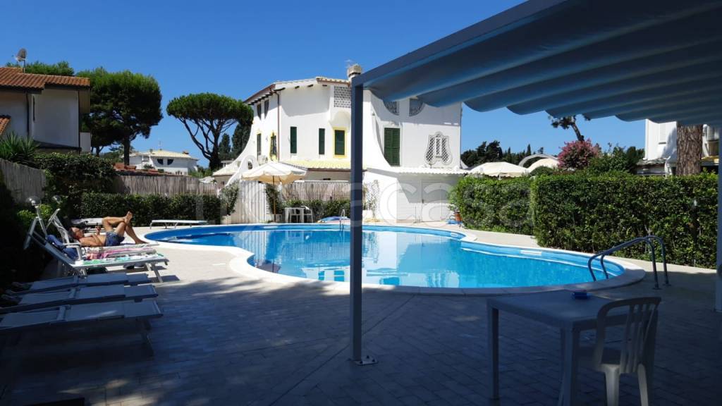 casa indipendente in affitto a Fiumicino in zona Fregene