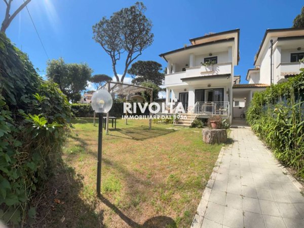casa indipendente in affitto a Fiumicino in zona Fregene