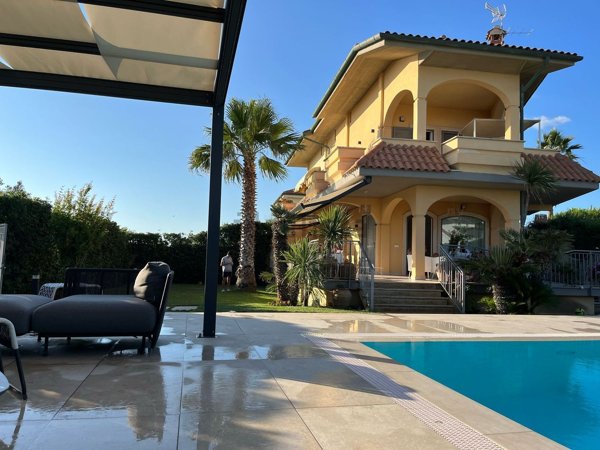 casa indipendente in affitto a Fiumicino in zona Fregene