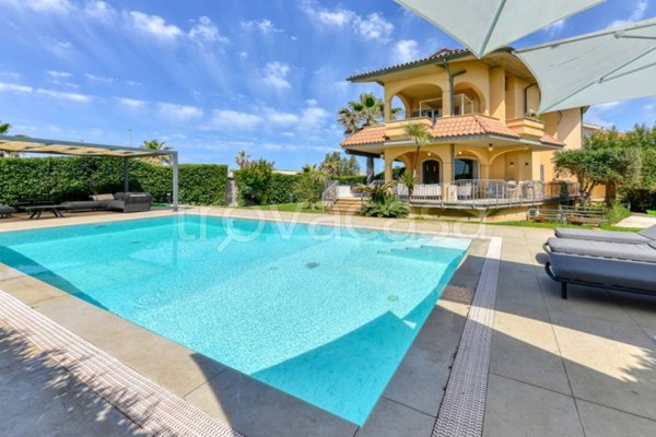 casa indipendente in affitto a Fiumicino in zona Fregene