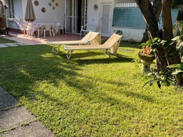 casa indipendente in affitto a Fiumicino in zona Fregene