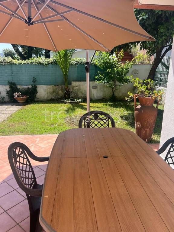 casa indipendente in affitto a Fiumicino in zona Fregene