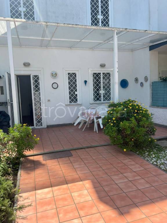 casa indipendente in affitto a Fiumicino in zona Fregene