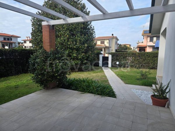 casa indipendente in affitto a Fiumicino in zona Fregene