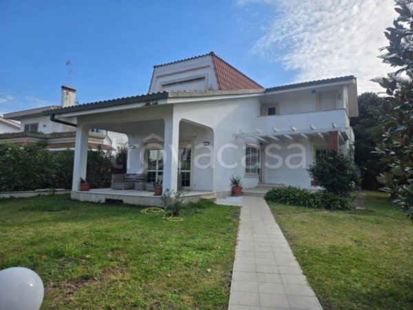 casa indipendente in affitto a Fiumicino in zona Fregene