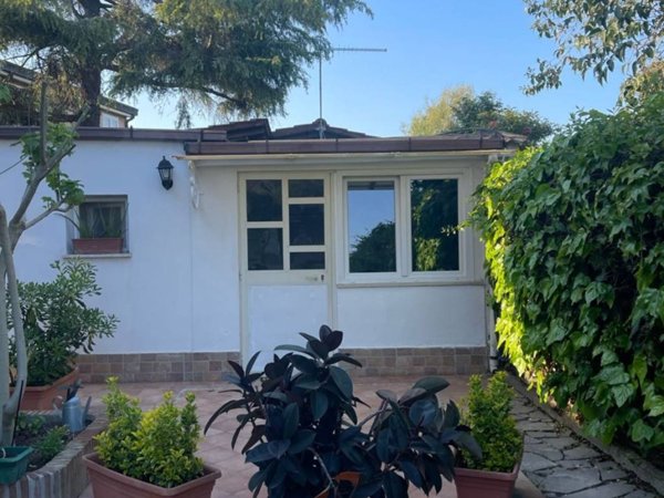 monolocale in affitto a Fiumicino in zona Isola Sacra