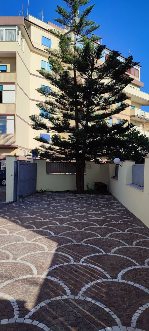 locale di sgombero in affitto a Fiumicino