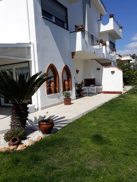 casa indipendente in affitto a Fiumicino in zona Fregene