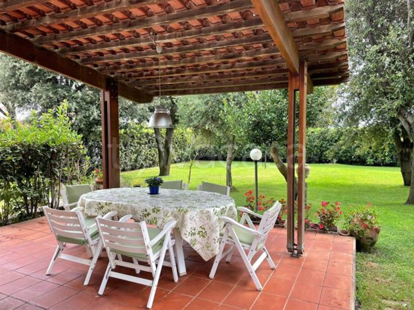 casa indipendente in affitto a Fiumicino in zona Fregene