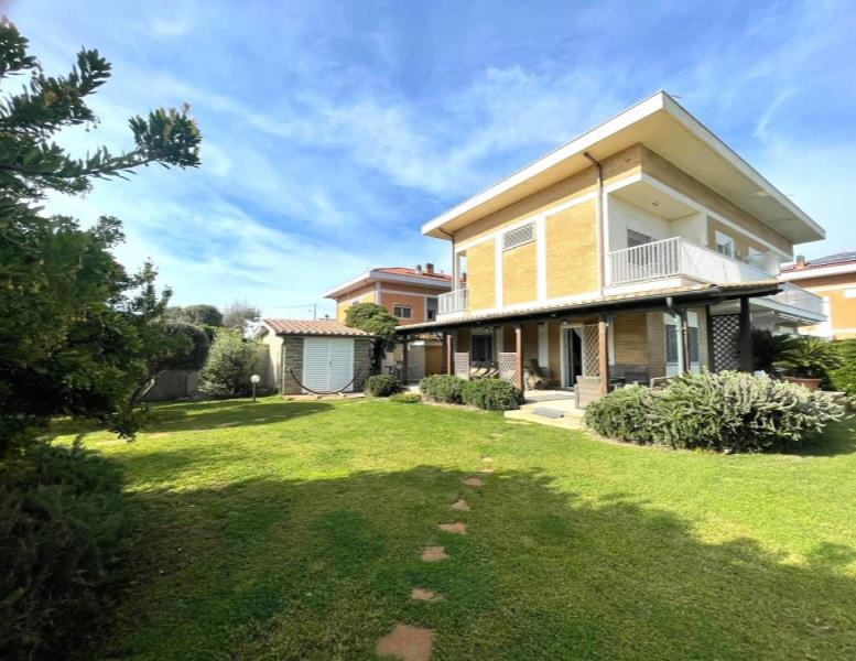 casa indipendente in affitto a Fiumicino in zona Fregene