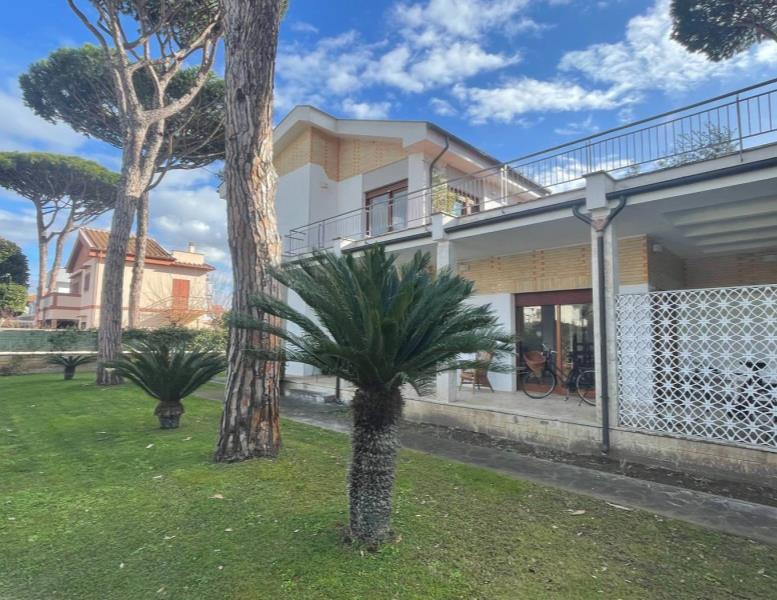 casa indipendente in affitto a Fiumicino in zona Fregene