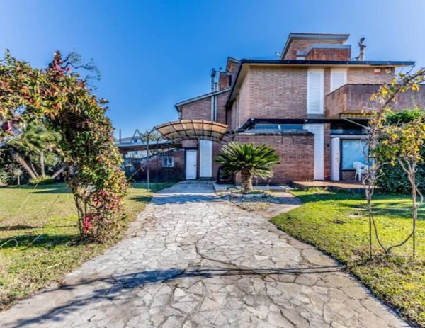 casa indipendente in affitto a Fiumicino in zona Fregene