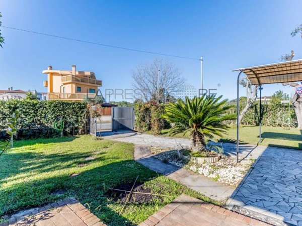 casa indipendente in affitto a Fiumicino in zona Maccarese