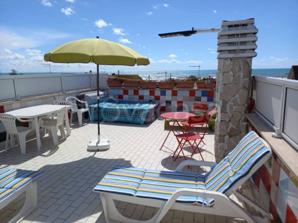 casa indipendente in affitto a Fiumicino in zona Fregene