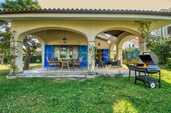 casa indipendente in affitto a Fiumicino in zona Fregene