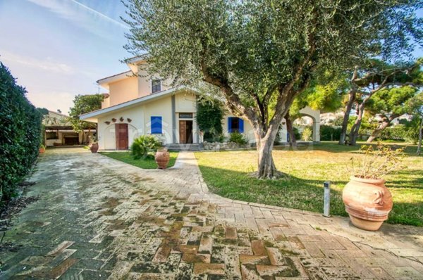 casa indipendente in affitto a Fiumicino in zona Fregene