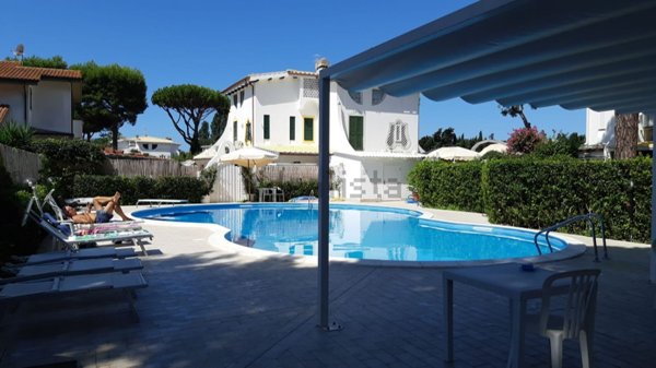 esavano in affitto a Fiumicino in zona Fregene