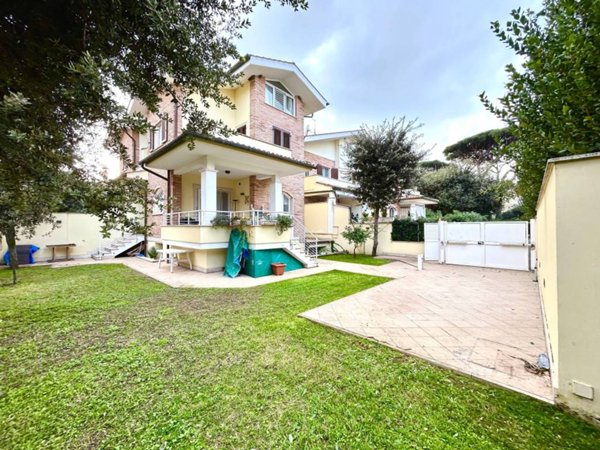 casa indipendente in affitto a Fiumicino in zona Fregene