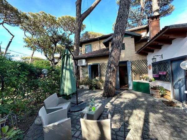 casa indipendente in affitto a Fiumicino in zona Fregene