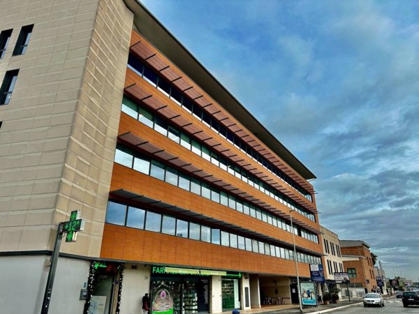 ufficio in affitto a Fiumicino in zona Isola Sacra