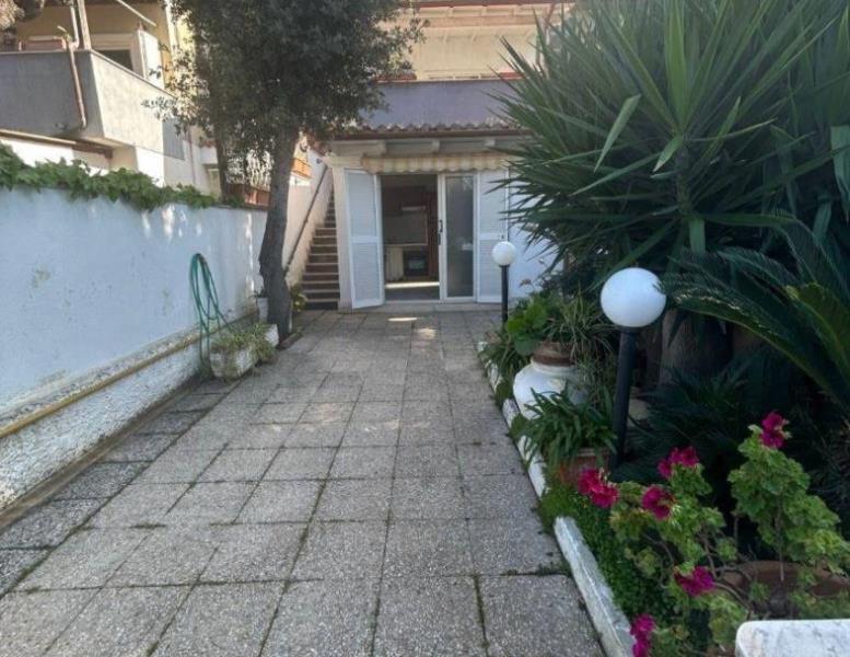 casa indipendente in affitto a Fiumicino in zona Fregene