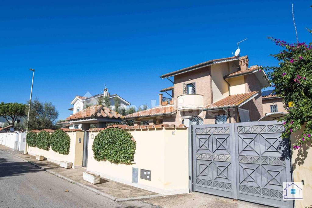 casa indipendente in affitto a Fiumicino in zona Fregene