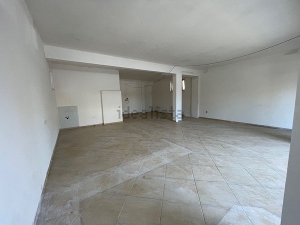 locale commerciale in affitto a Fiumicino