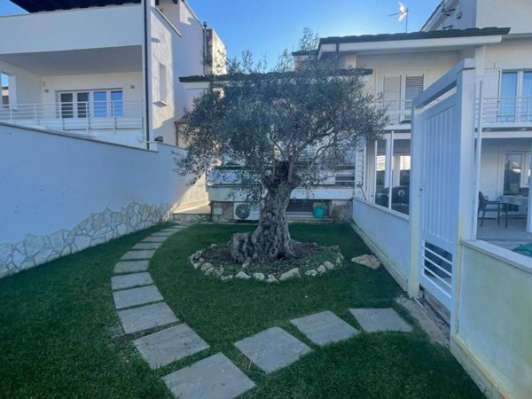 casa indipendente in affitto a Fiumicino in zona Fregene