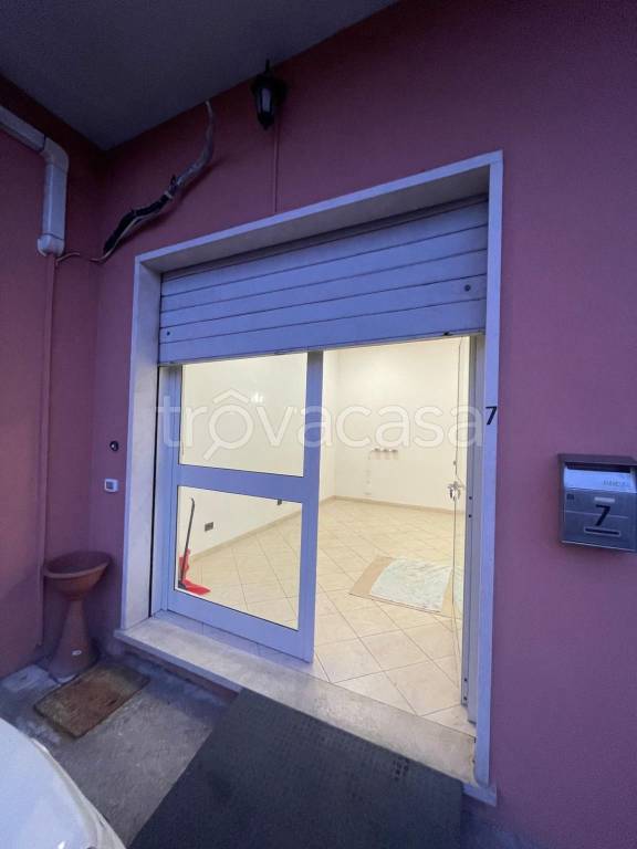 negozio in affitto a Fiumicino in zona Aranova